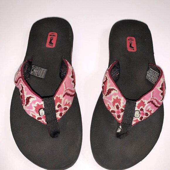 Teva Women's Mush Thong Sandals Pink, Red Floral Size 8 - Picture 1 of 7
